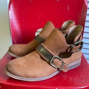 Gianni Bini NWOB 6.5 M Brown Leather Bootie